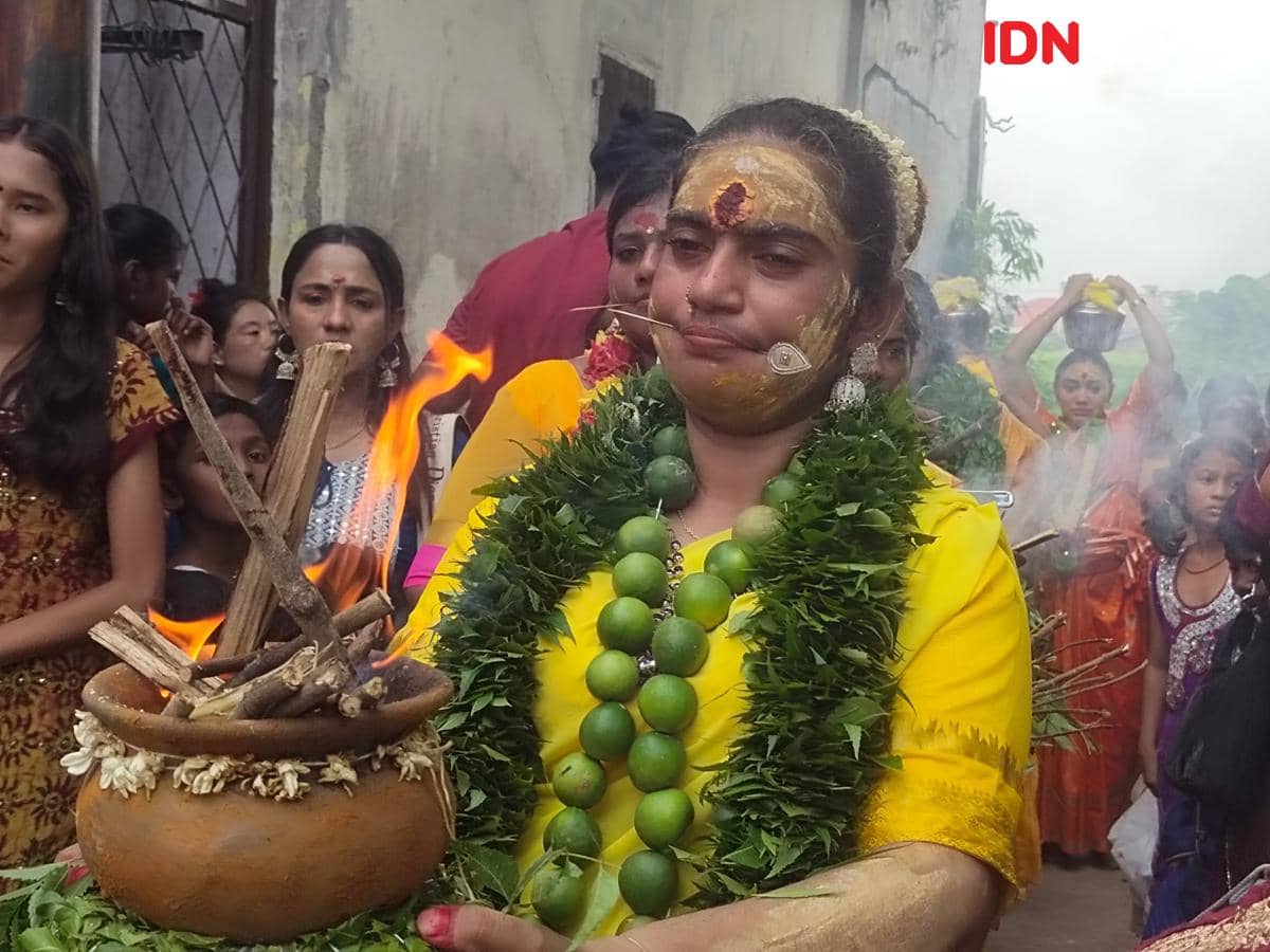 Festival Purnama Pertama Tahun Tamil di Medan Penuh Warna