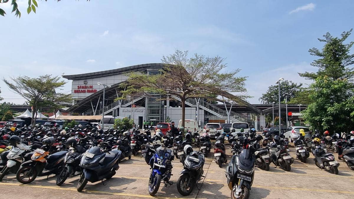 Usai Tabrakan Maut, Stasiun Bekasi Timur Kembali Beroperasi