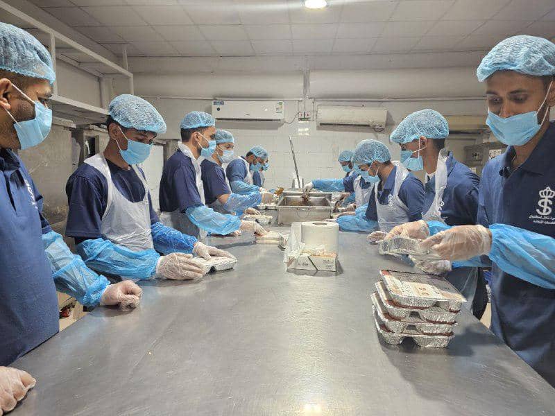 Dapur 24 Jam di Madinah: Meracik Rindu Jemaah Lewat Rasa Nusantara