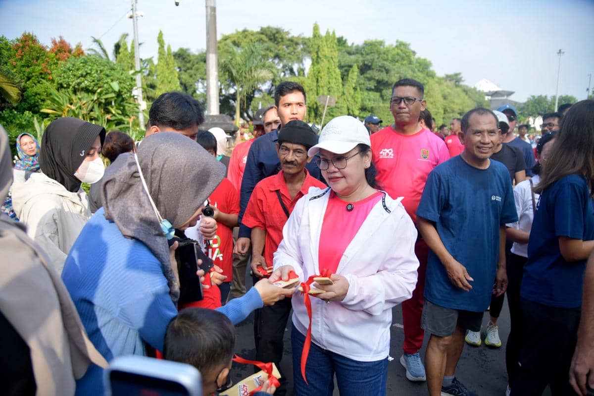 mlaku bareng, simpang lima, jalan santai, hut semarang