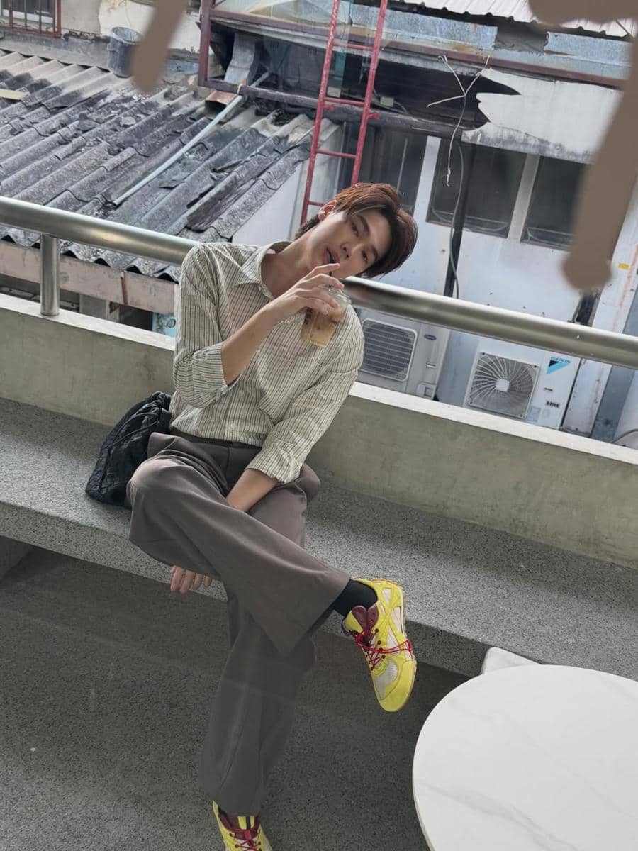 Outfit skena ala Dew Jirawat (instagram.com/dew_jsu)