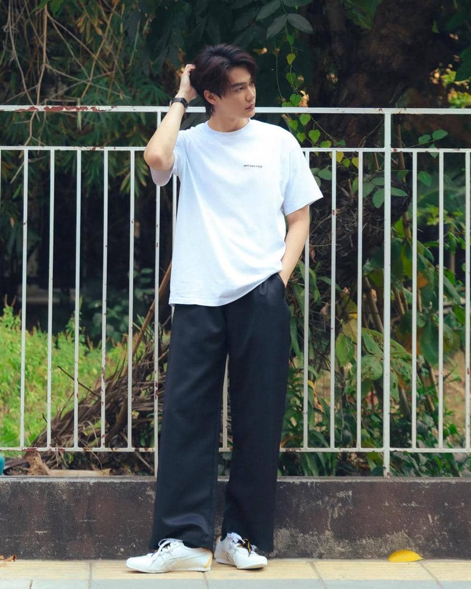 Outfit skena ala Dew Jirawat (instagram.com/dew_jsu)
