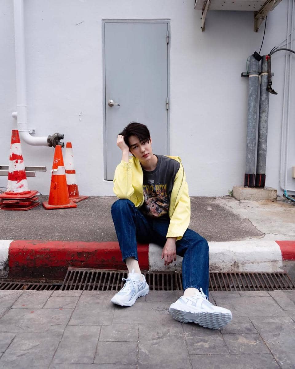 Outfit skena ala Dew Jirawat (instagram.com/dew_jsu)