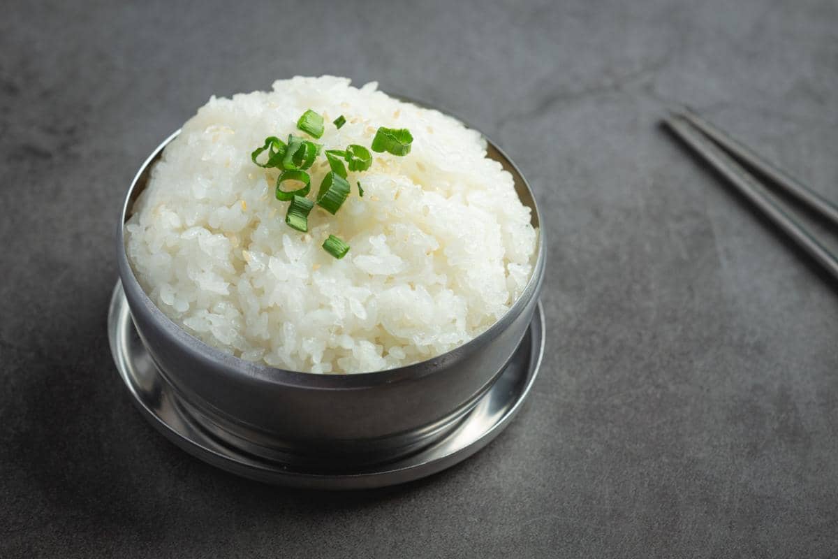 5 Alasan Nasi Korea Disajikan Pakai Mangkuk Stainless