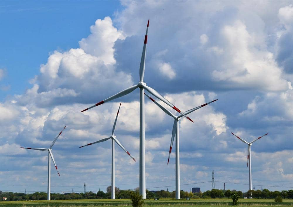 ilustrasi windmills untuk pembangkit listrik