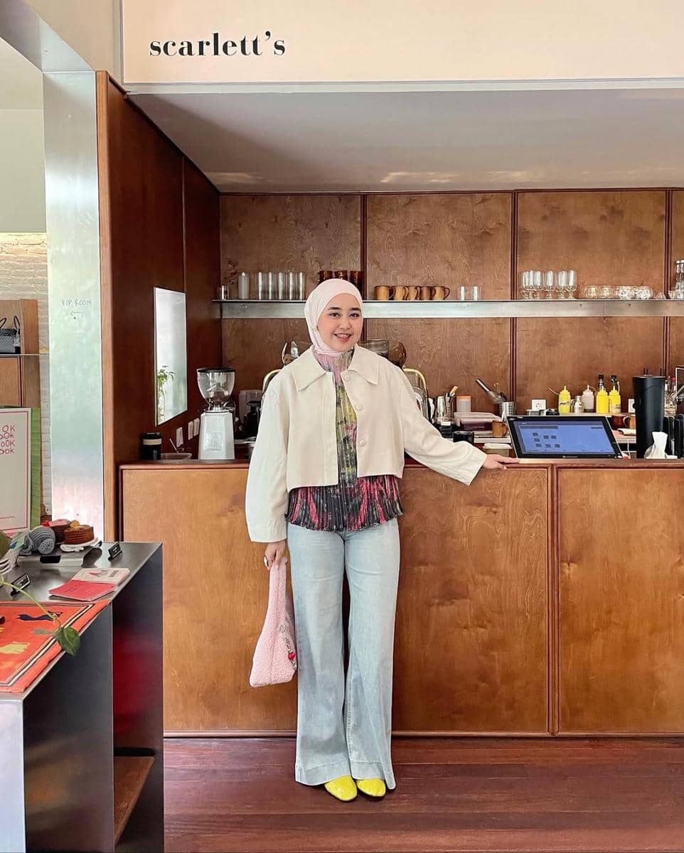 OOTD Loose Jeans ala Meilan Indrajati