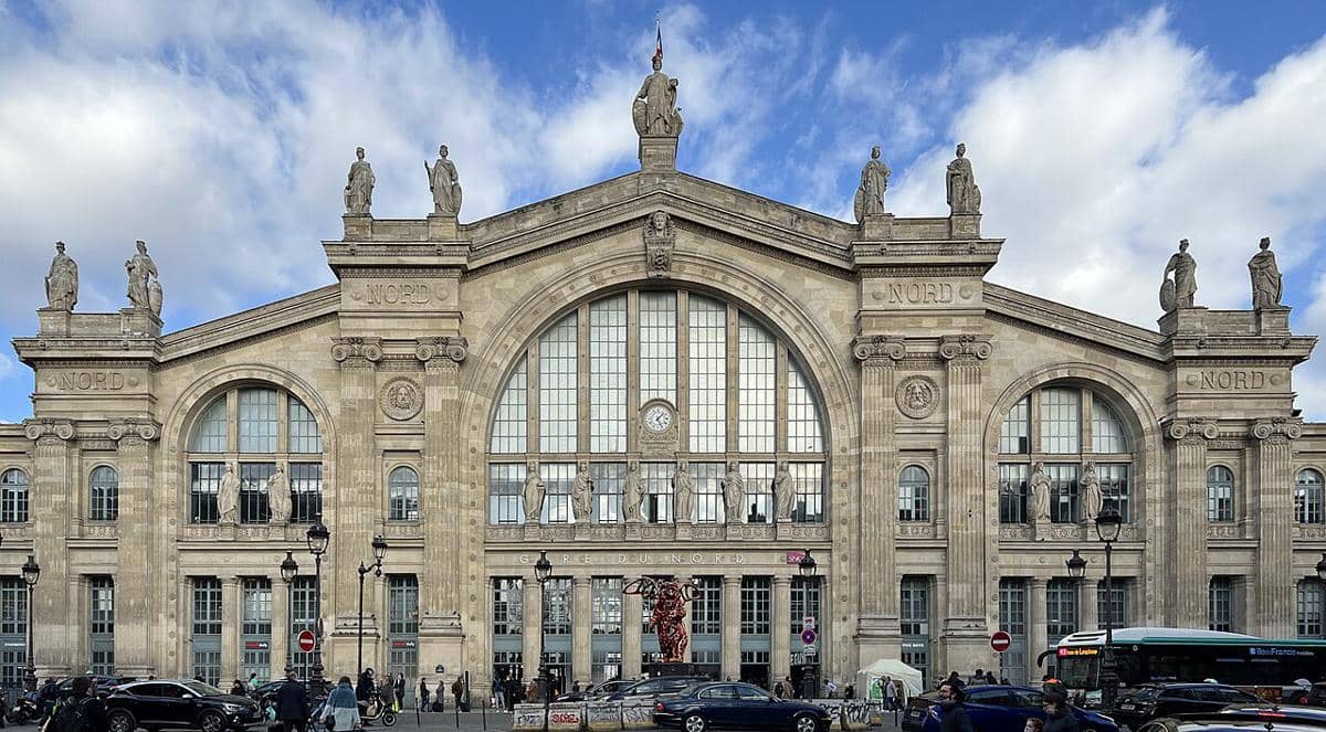 Stasiun kereta api Gare du Nord di Paris, Prancis.