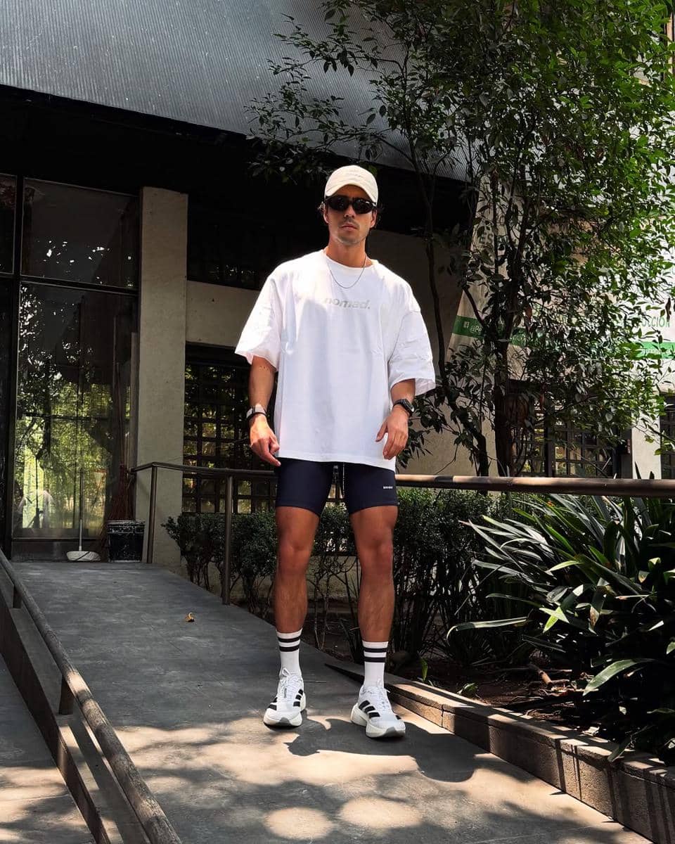 Outfit cowok lagi lari