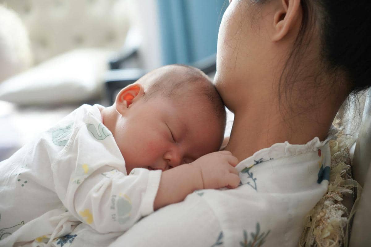 5 Edukasi Mental Health dari Bidan yang Penting untuk Ibu Postpartum