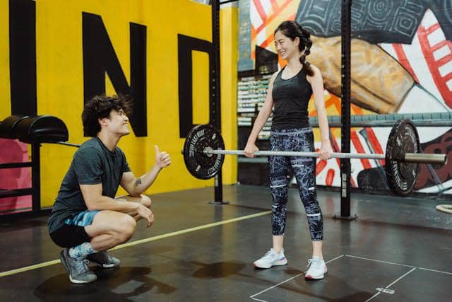 ilustrasi berlatih gym