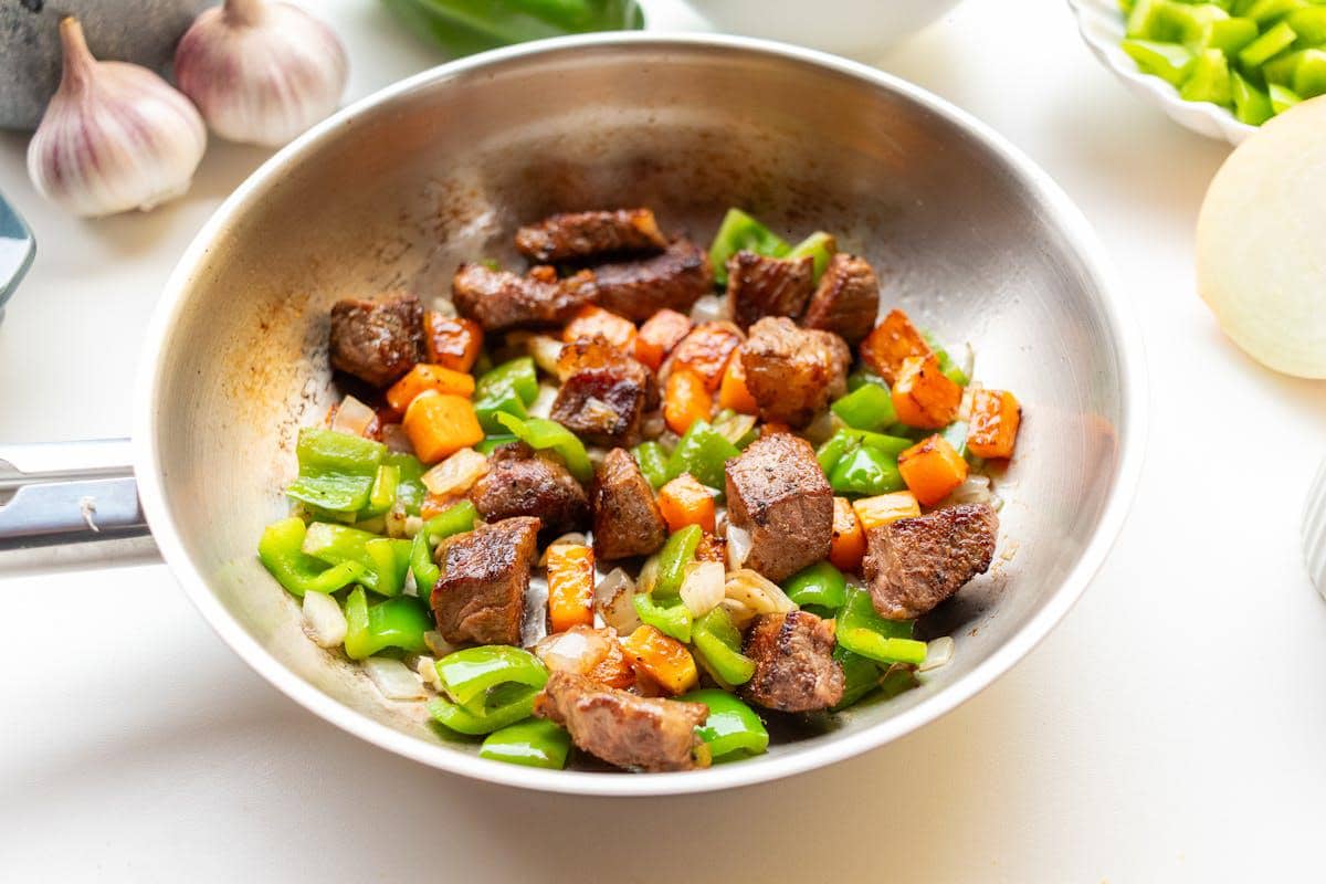 Hidangan daging lada hitam