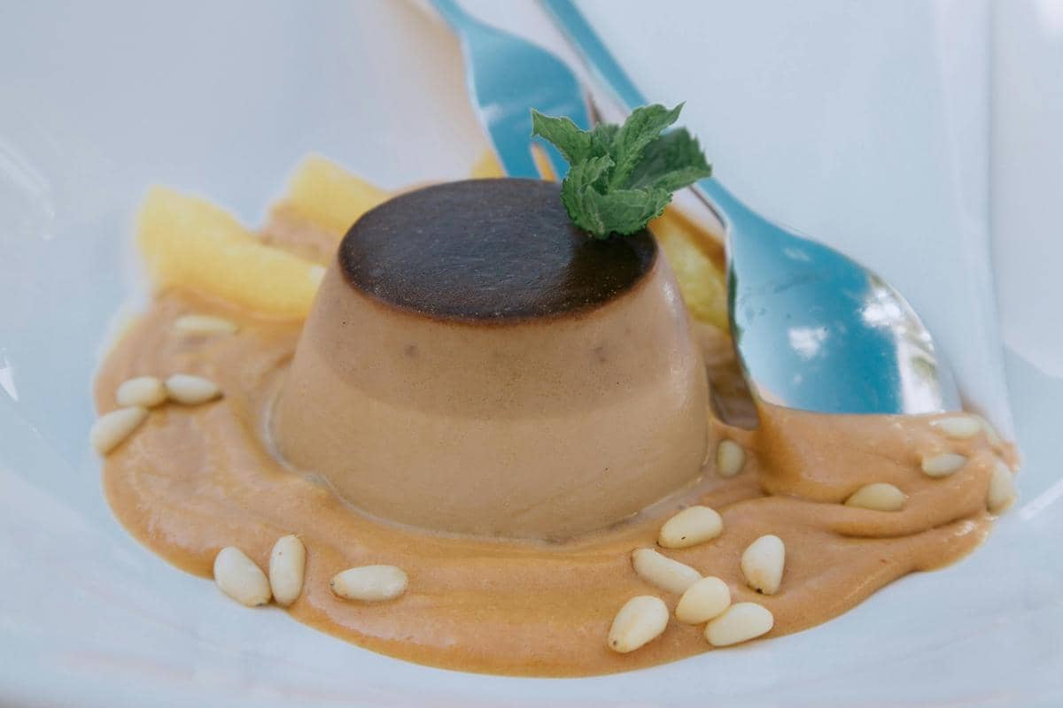 ilustrasi panna cotta oolong