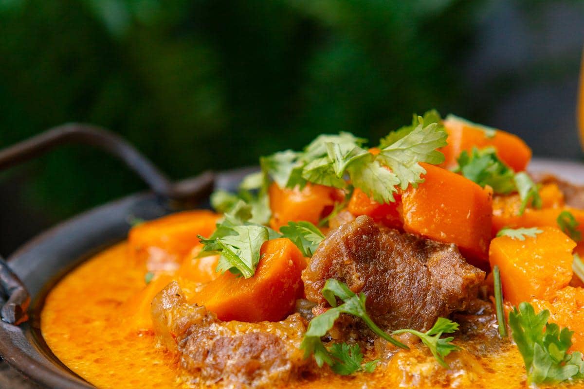Resep Daging Sapi Bumbu Kuning Tanpa Santan, Gurih Empuk dan Praktis