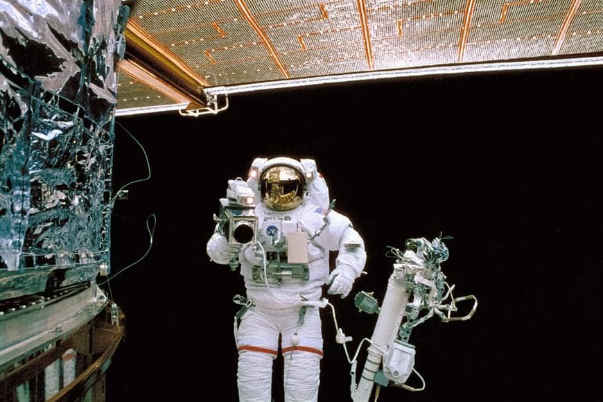 ilustrasi astronaut yang sehat