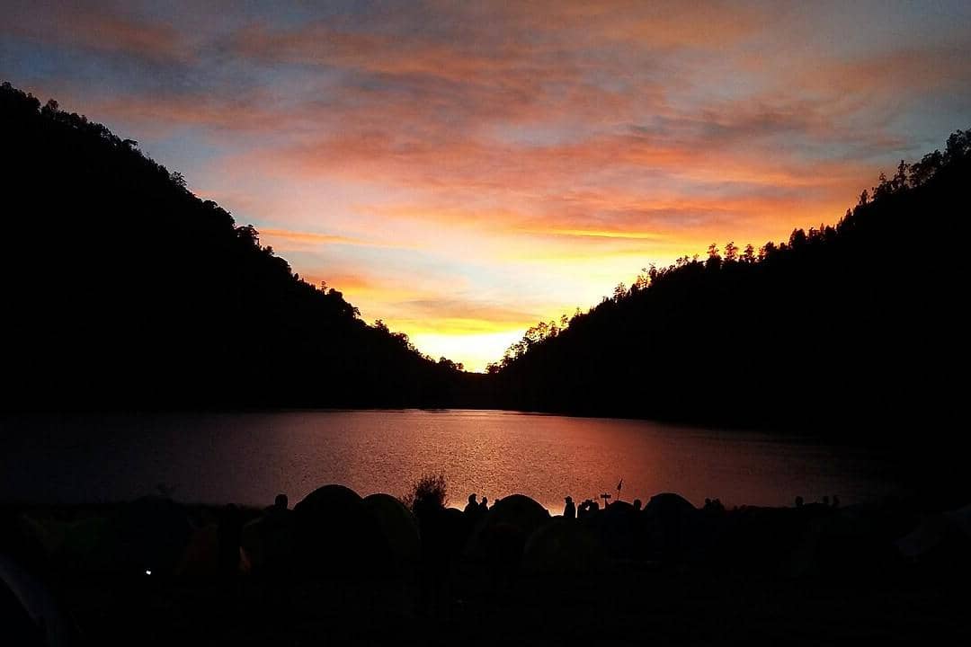 ilustrasi sunrise di Ranu Kumbolo