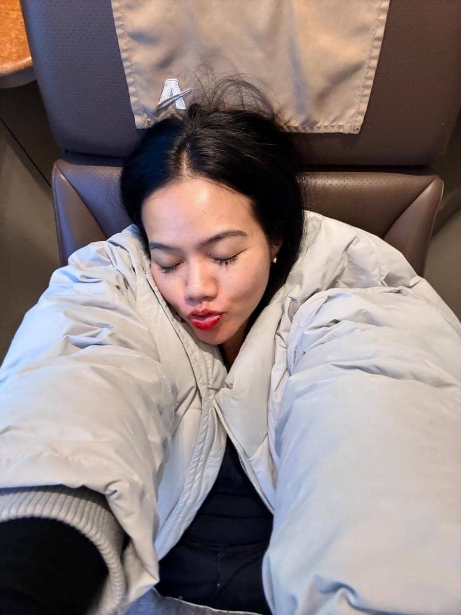 Yura Yunita naik luxury train ke Purwokerto
