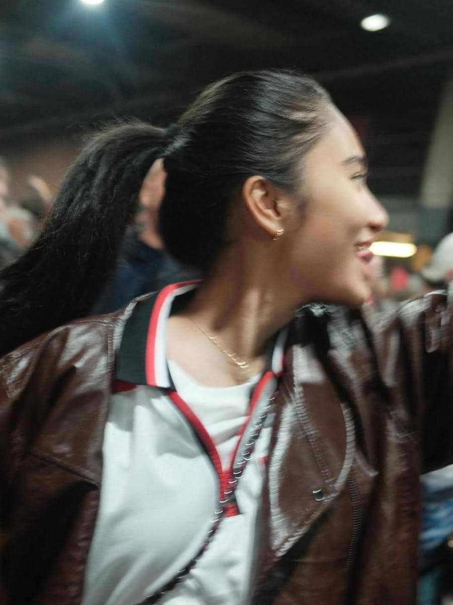 Azizah Salsha nonton MU di Old Trafford