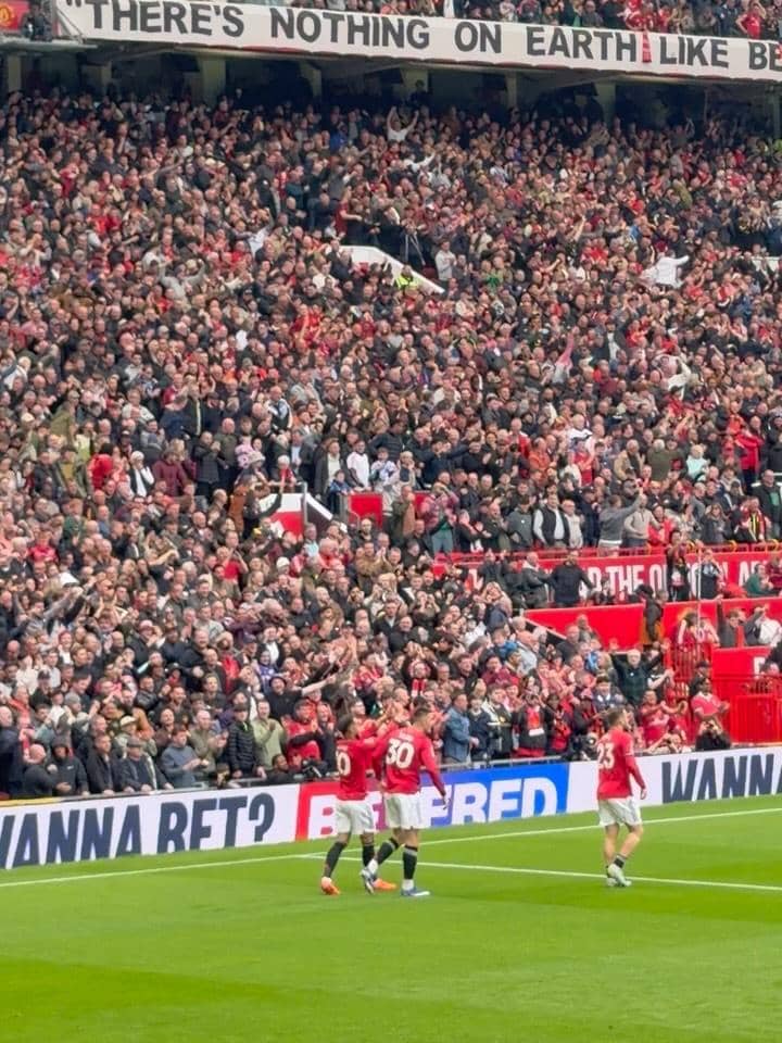 Azizah Salsha nonton MU di Old Trafford
