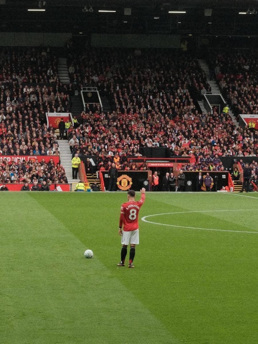 Azizah Salsha nonton MU di Old Trafford