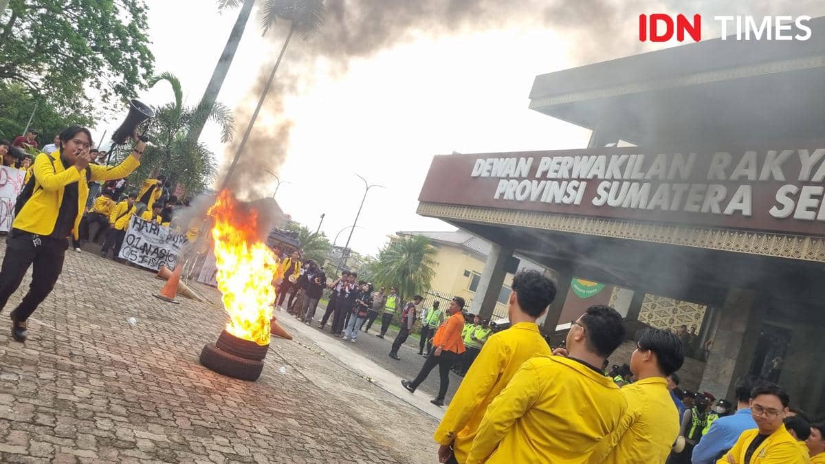 Demo Sumsel Resah, di Kantor DPRD Sumsel Soroti lemahnya Infrastruktur dan Pendidikan di Sumsel