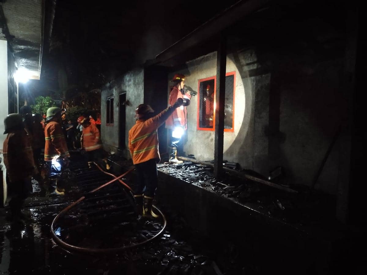 Kebakaran Disertai Ledakan 3 Kali, Warung di Karangasem Ludes    