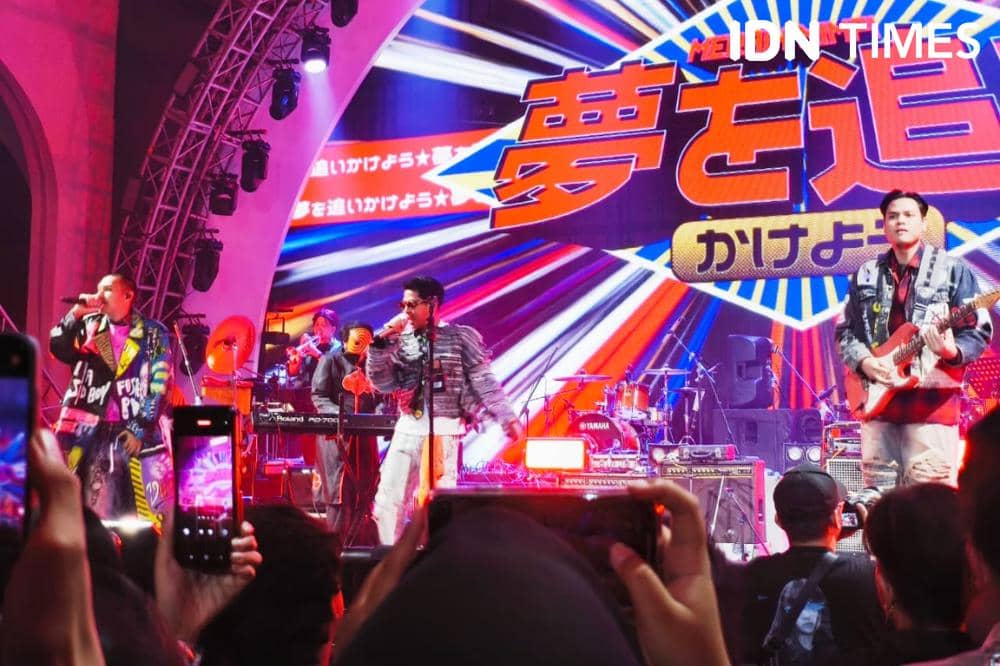 RAN membuka penampilan mereka di panggung OTW Pestapora 2026 dengan amat meriah lewat lagu "Meraih Mimpi"