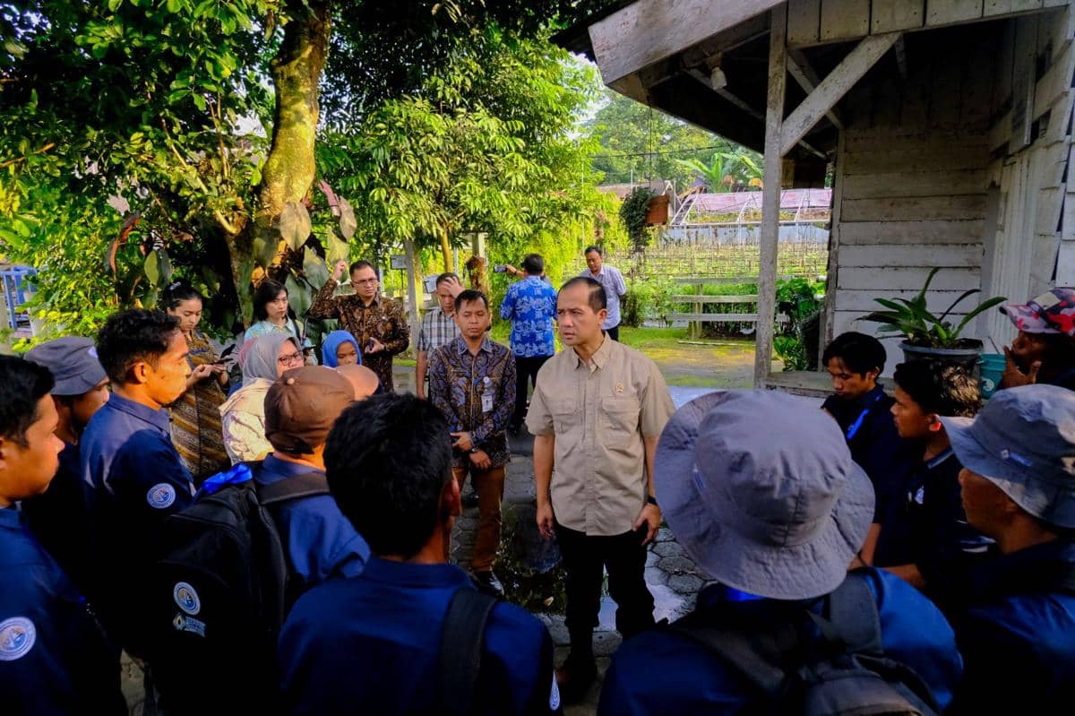 Menteri Transmigrasi Republik Indonesia, M. Iftitah Sulaiman Suryanagara melakukan kunjungan kerja ke Balai Besar Pelatihan dan Pemberdayaan Masyarakat Transmigrasi (BBPPMT) Yogyakarta pada Jumat (24/4/2026). (Dok. Istimewa)