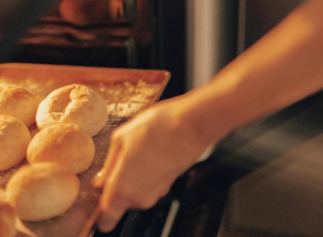 5 Penyebab Kue Kempes di Bagian Tengah saat Dipanggang