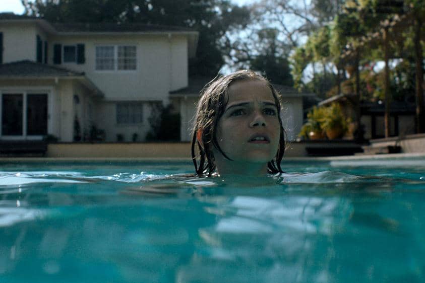 adegan dalam film Night Swim