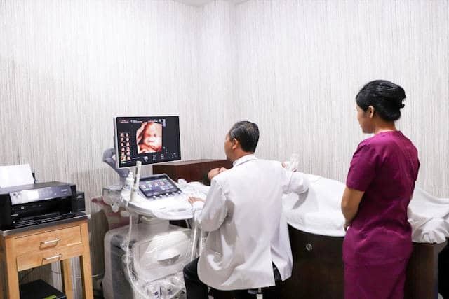 Apa yang Mendorong Pria Menekuni Profesi Dokter Kandungan?