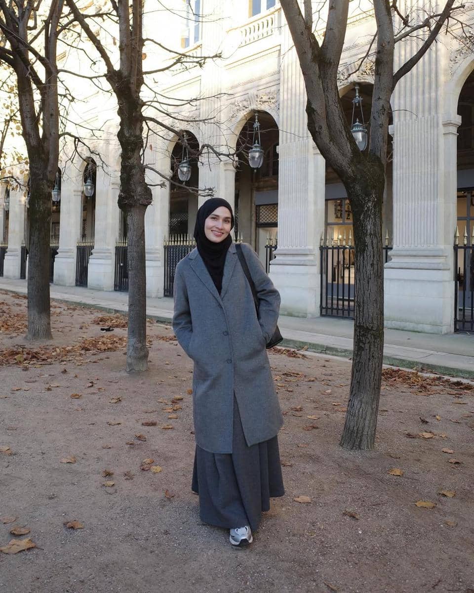 OOTD Liburan ke Luar Negeri ala Dwi Handayani