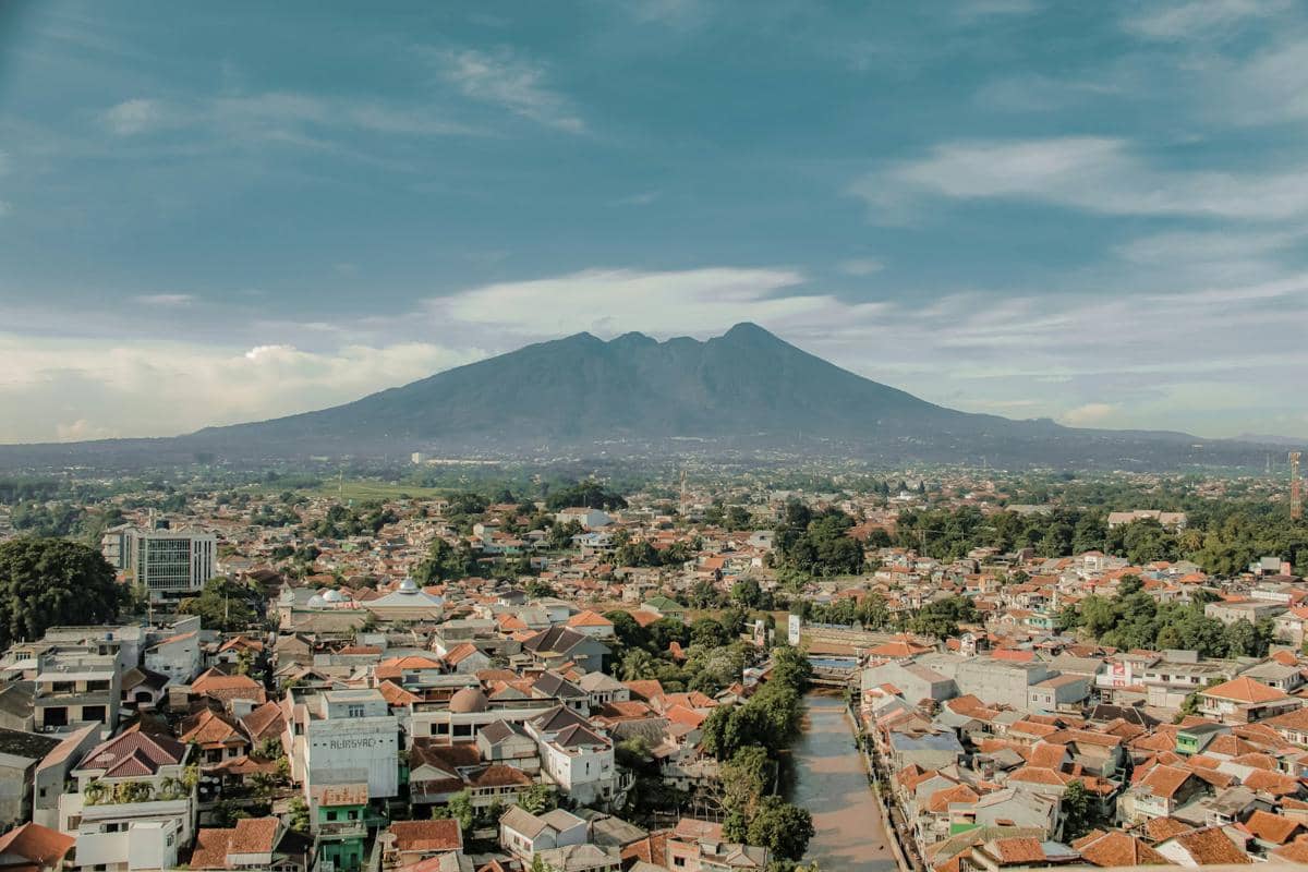Berapa Lama Mendaki Gunung Gede Pangrango? Ini Estimasinya!