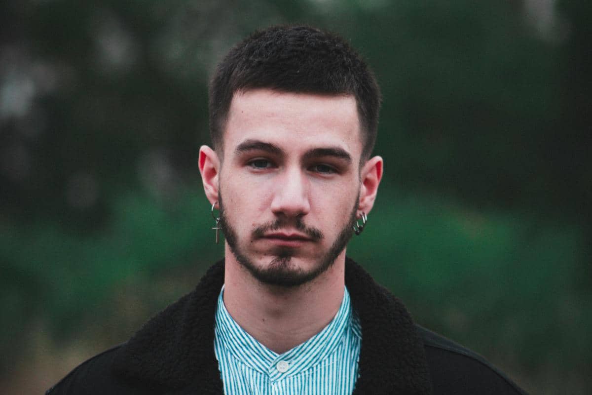 ilustrasi rahang berbentuk hati gunakan model balbo beard (unsplash.com/francois serazin)