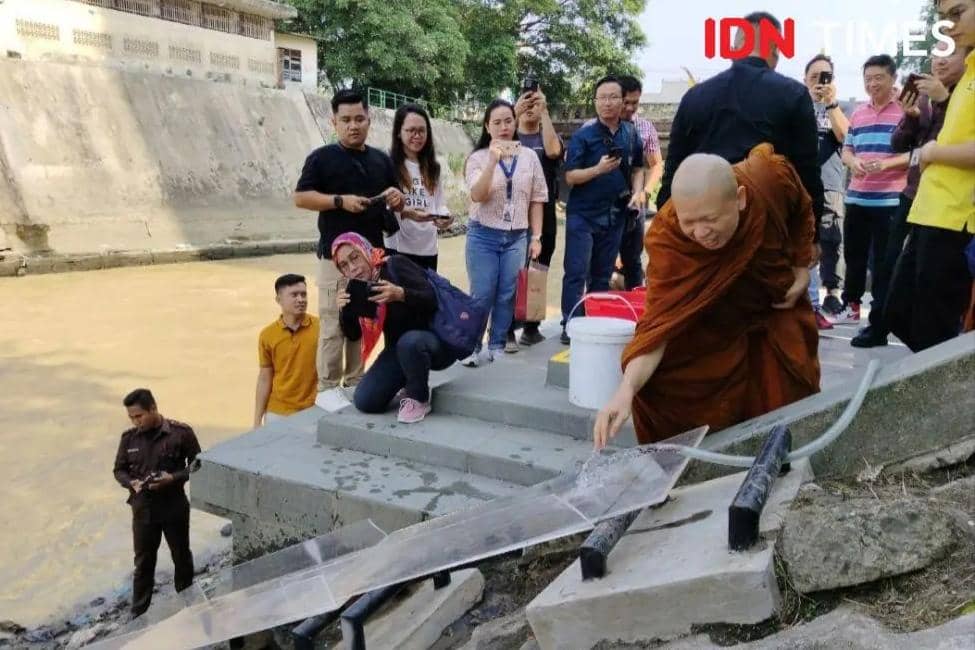 Ritual Fang Sheng di Deli Park, lepaskan hewan-hewan ke habitat asalnya 24/03/2024 (IDN Times/Eko Agus Herianto)