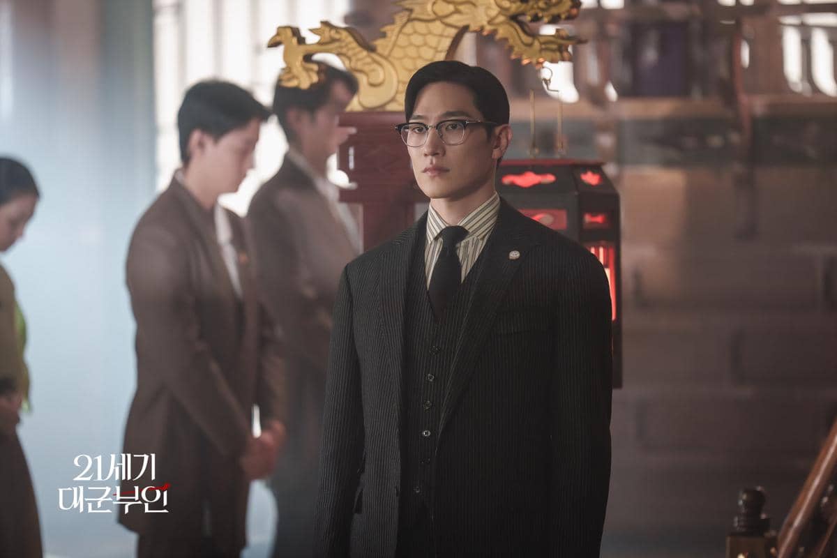 still cuts drama Perfect Crown