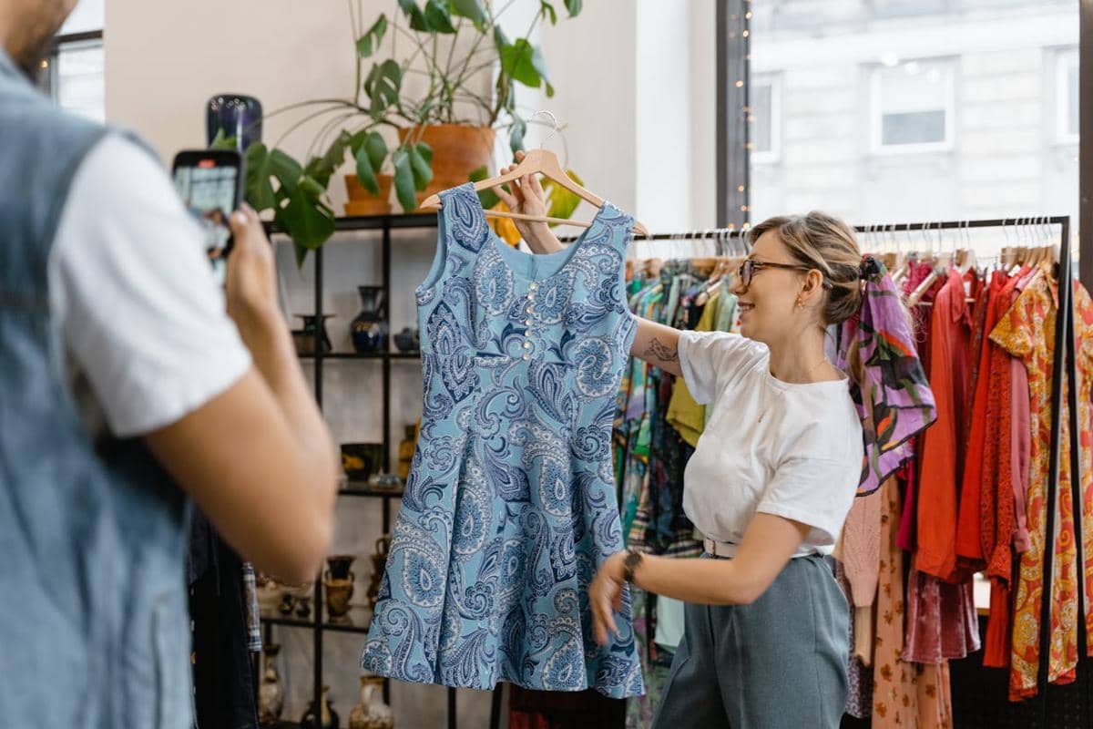 6 Tips Bisnis Baju Online, Potensi Laris dan Cuan!