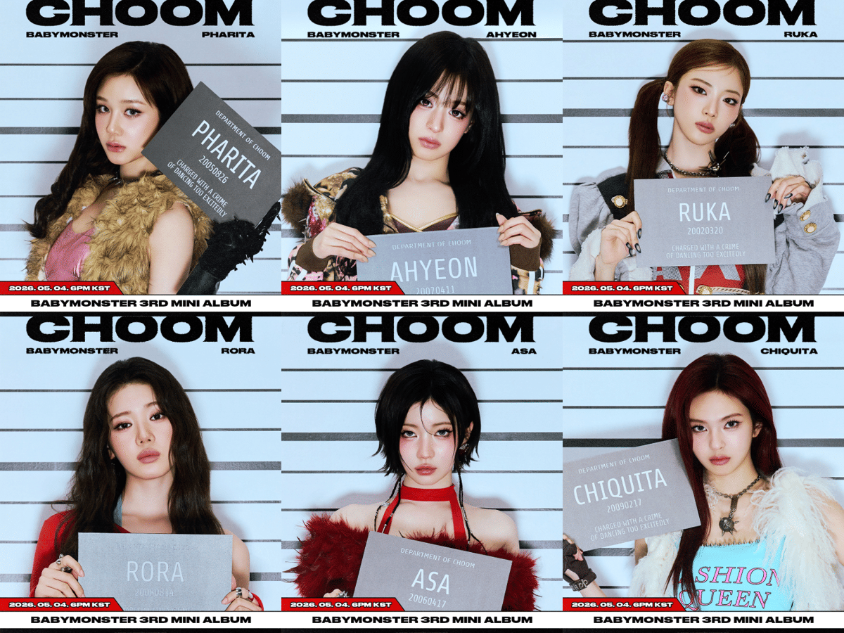 Enam anggota BABYMONSTER berpose dengan papan nama bergaya mugshot untuk promosi mini album ketiga berjudul CHOOM.