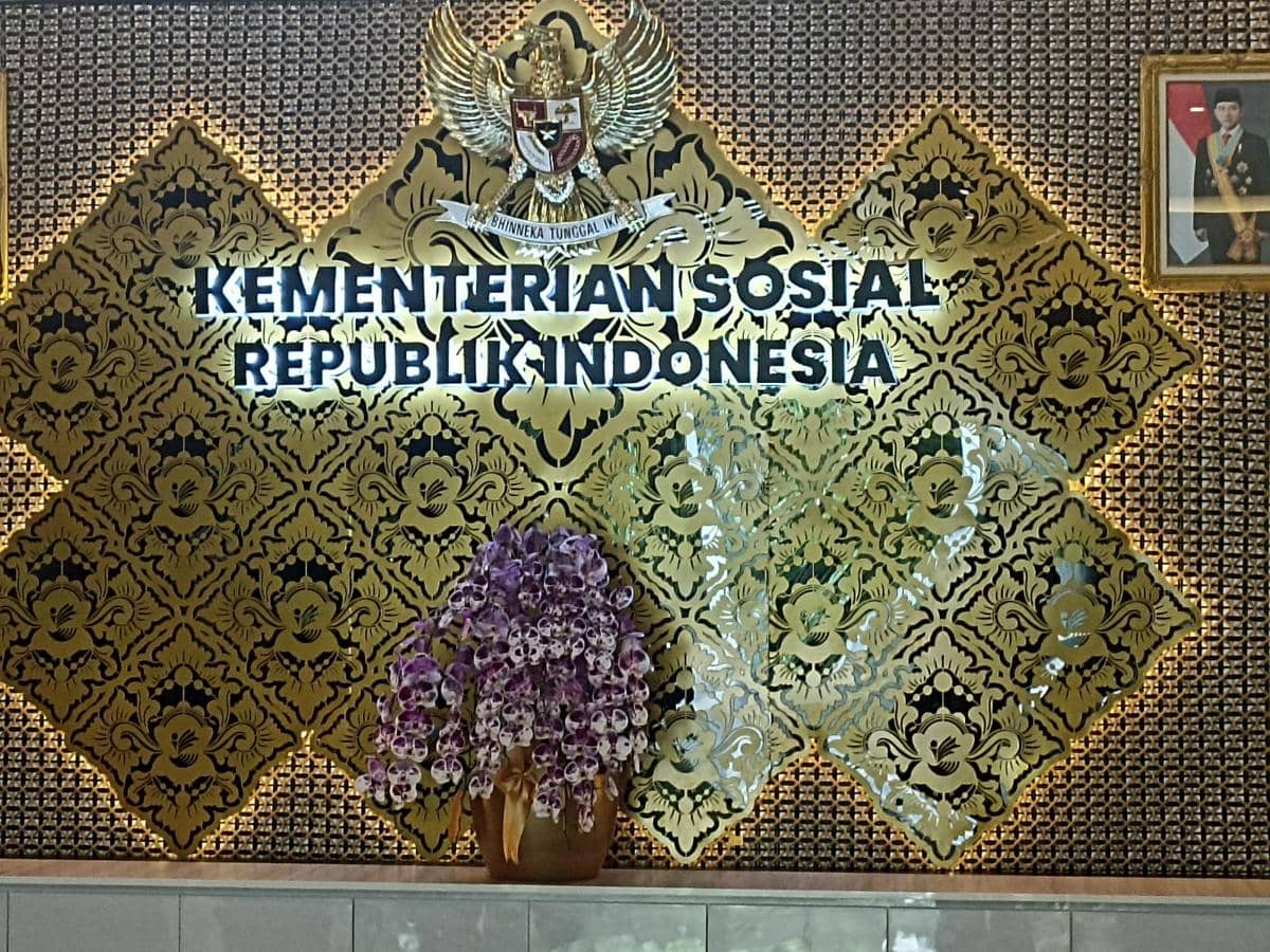 TOP 5: Anggaran Sewa Tanaman Hias Kemensos Rp60 Juta hingga KA Bromo Agro Bromo Anggrek Ganti Nama 