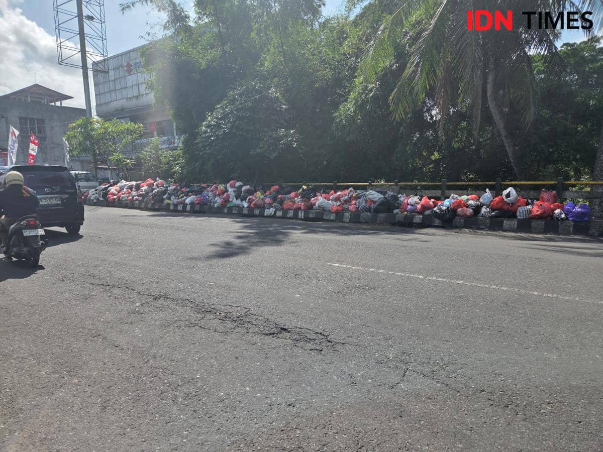Salah satu titik pembuangan sampah liar di Tabanan (IDNTimes/Wira Sanjiwani)