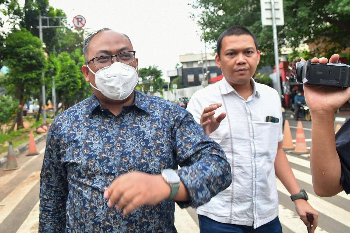 antarafoto-kpk-periksa-robby-kurniawan-1777985185.jpg