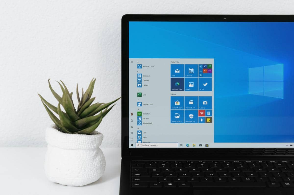 ilustrasi laptop