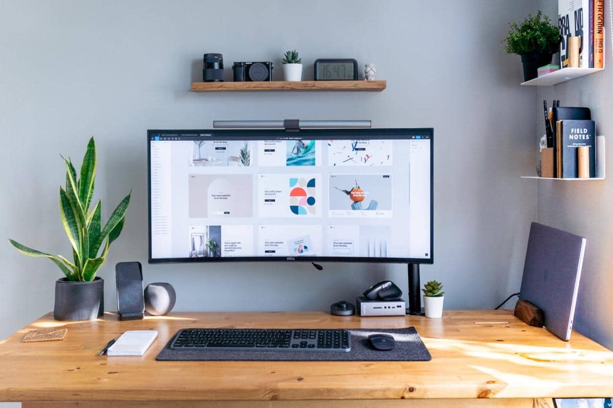 desk setup minimalis