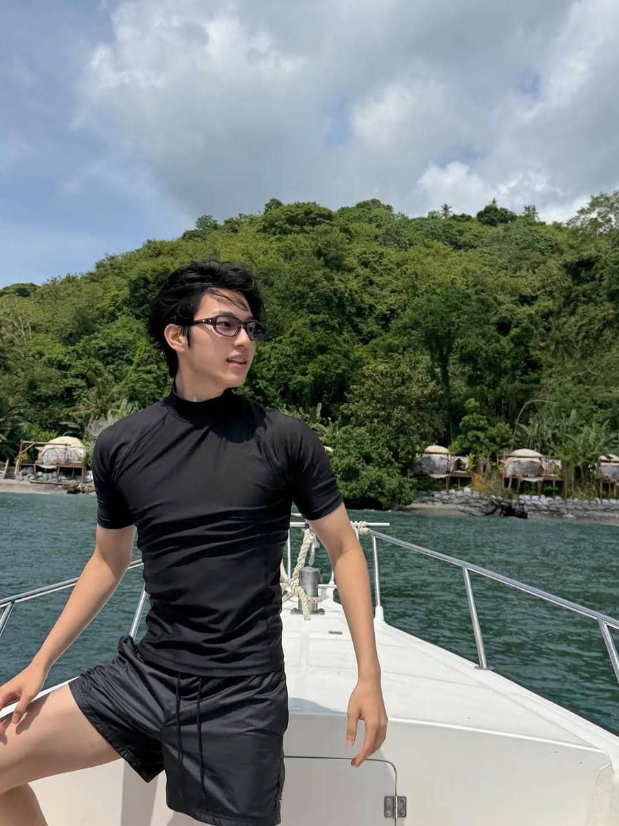 potret Lee Jin Woo liburan di Bali 