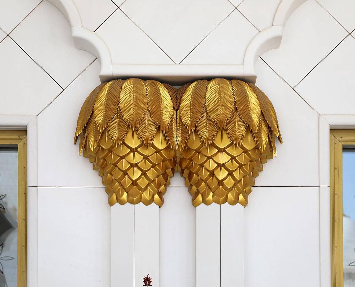 potret bangunan berlapis emas Masjid Raya Sheikh Zayed  Abu Dhabi, UEA