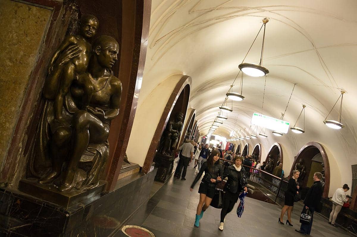 Istana di Bawah Tanah, Fakta Kemewahan Metro Moskow yang Ikonik