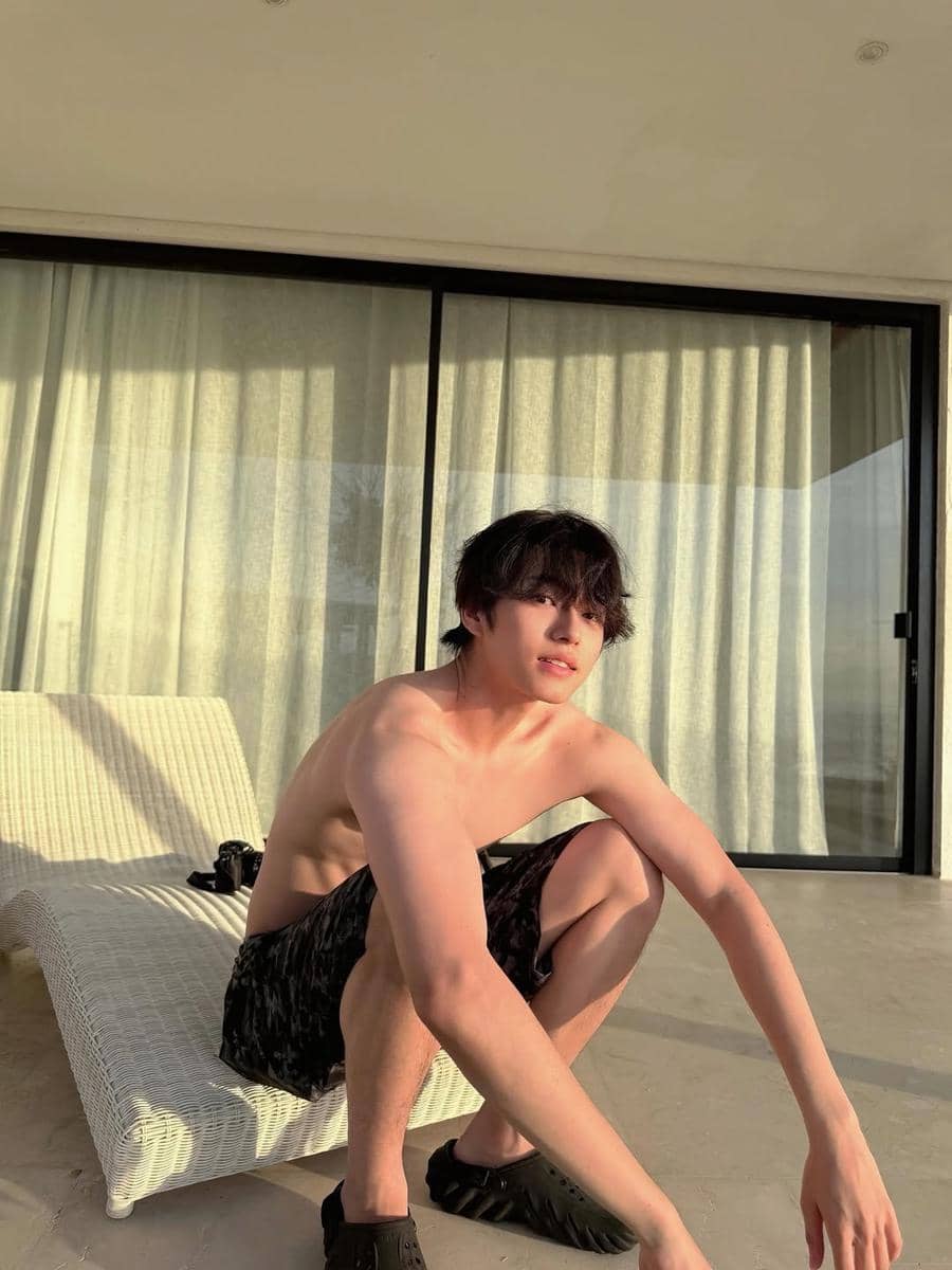 potret Lee Jin Woo liburan di Bali 