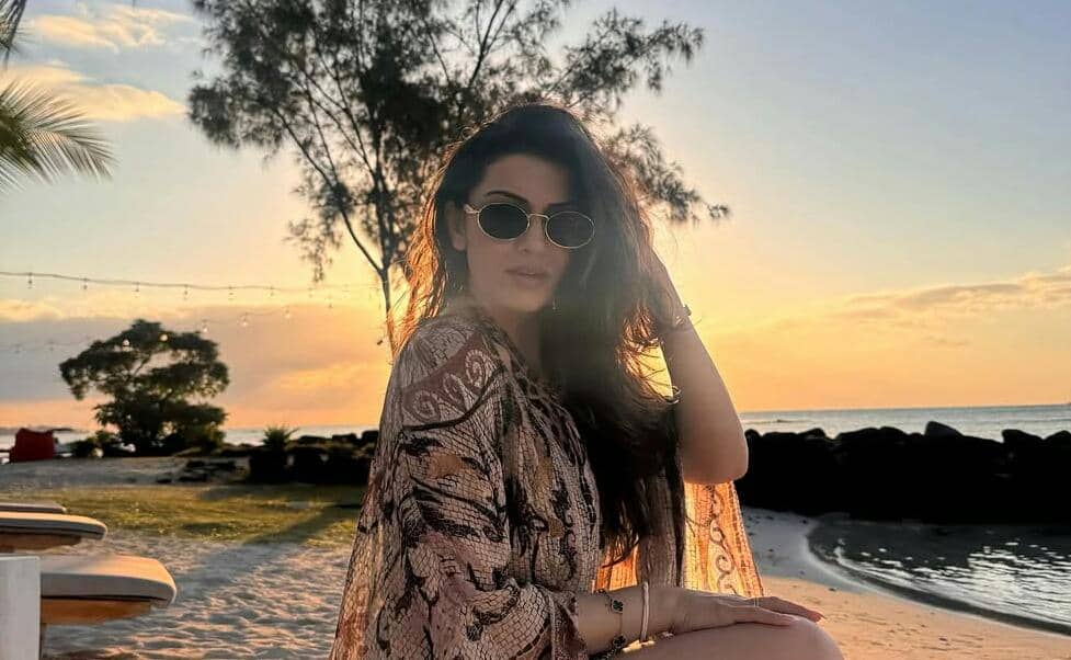 9 Potret Hansika Motwani Liburan di Mauritius, Seru Abis!