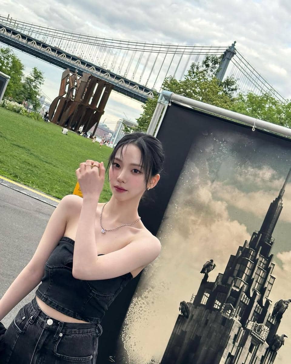 ide bun hairstyle ala Karina aespa
