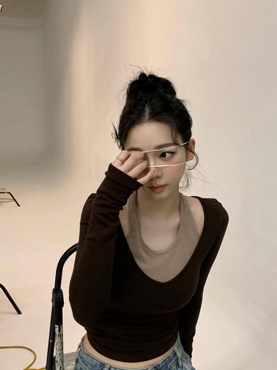 ide bun hairstyle ala Karina aespa
