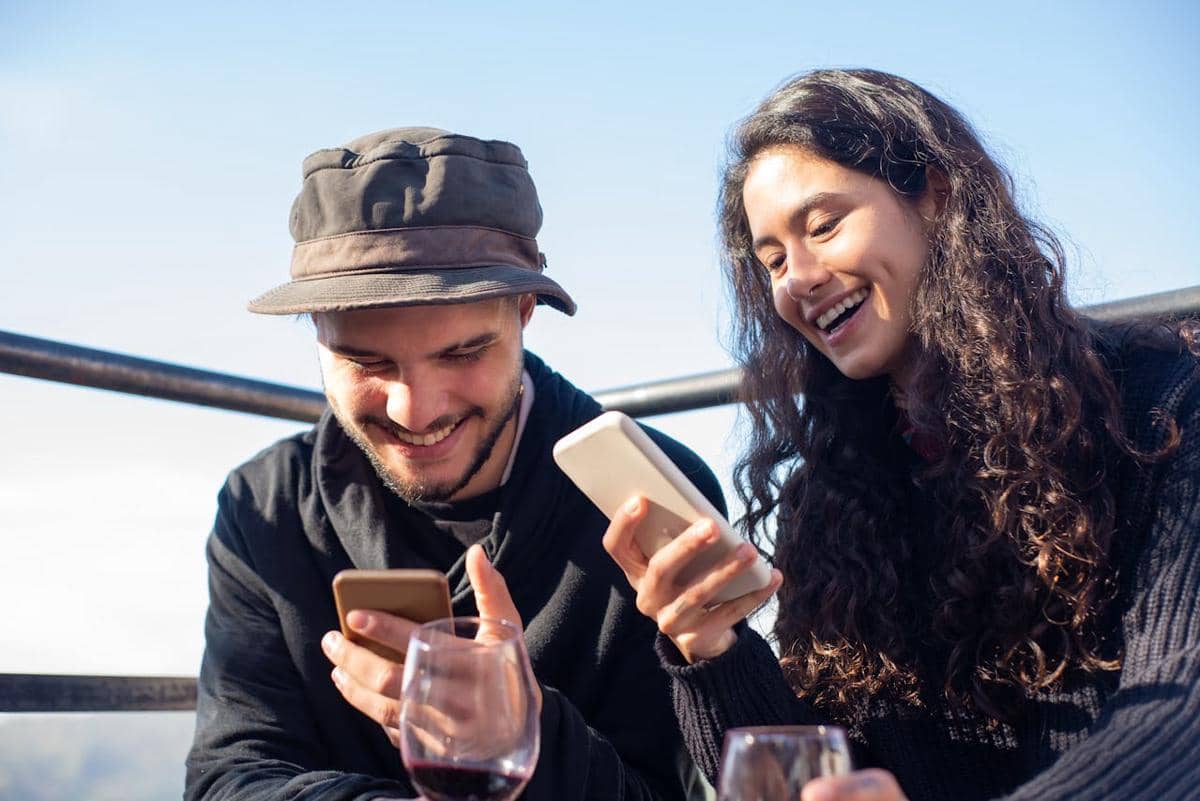 5 MBTI yang Lebih Suka Sahabatan Dulu Sebelum Pacaran
